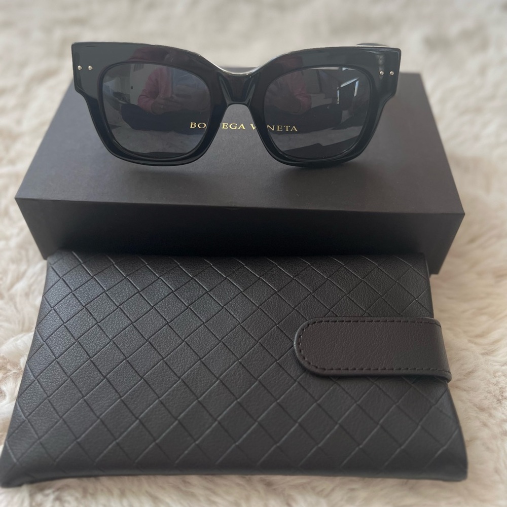 Bottega Veneta brand new leather frame Sunglasses